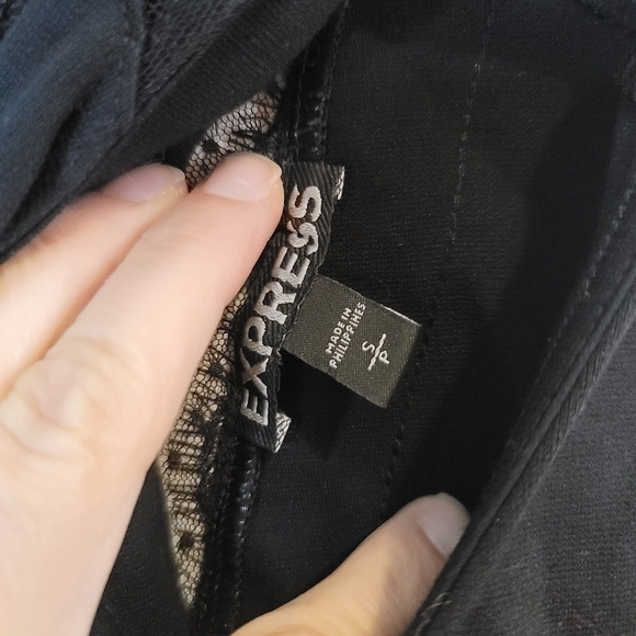 EXPRESS LACE MOCK NECK SHIFT DRESS-SUPER FLATTERING & CLASSIC! SZ SMALL - Picture 5 of 9